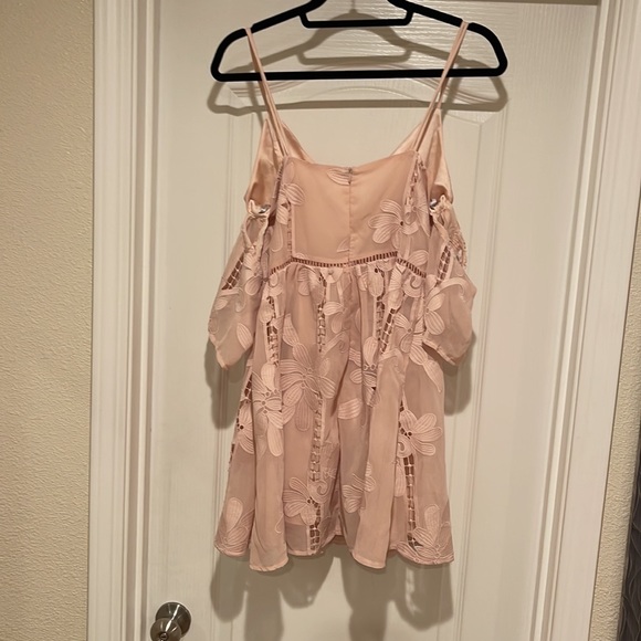 Lovers + Friends WISHFUL off shoulder
lace dress size 6 - Picture 7 of 11
